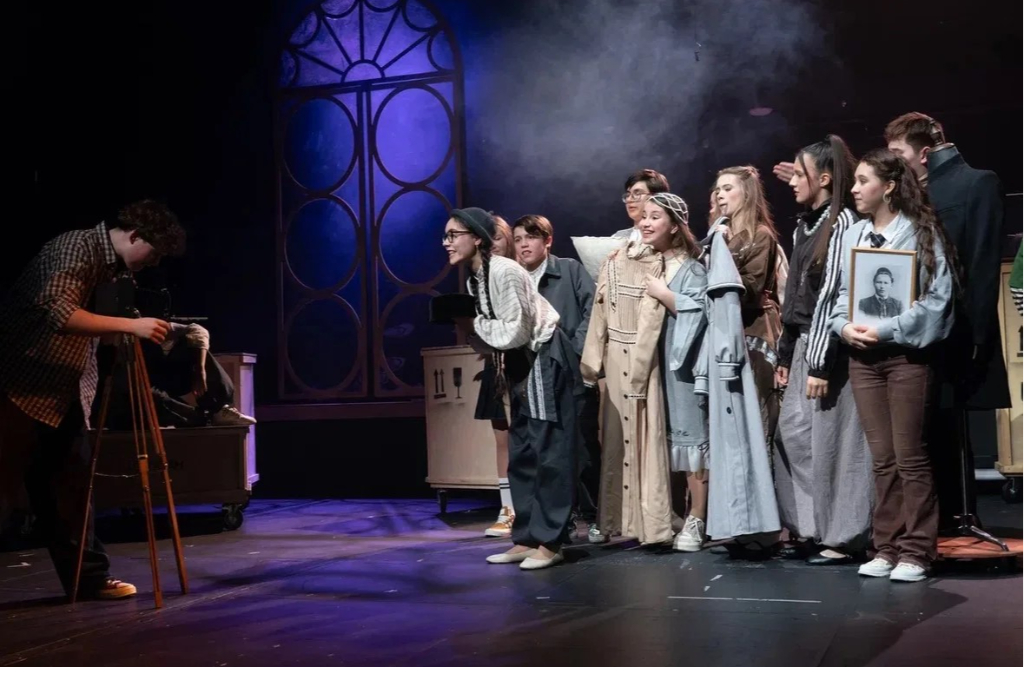 Спектакль «Тринадцать/Унөч» / Студия «Апуш»