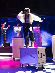 Спектакль «Тринадцать/Унөч» / Студия «Апуш»